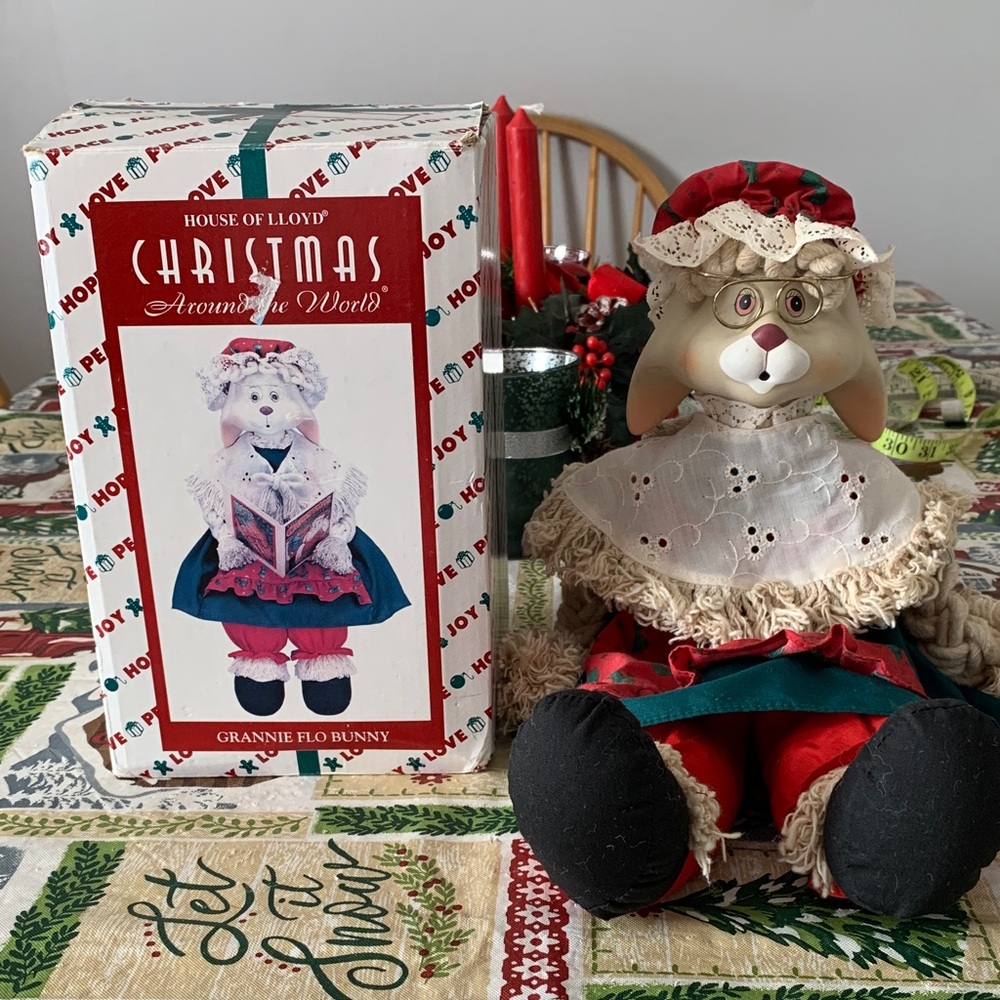 House of Lloyd Grannie Flo Bunny Holiday Decor Vintage 1996 EUC